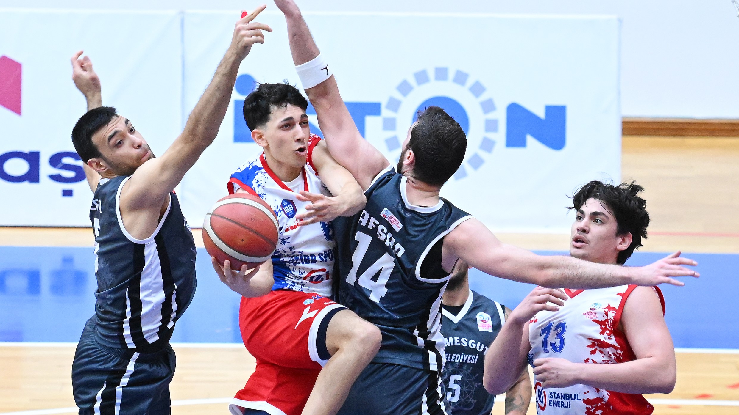 Basketbol | Etimesgut Belediye - İBB Spor Kulübü: 77-63