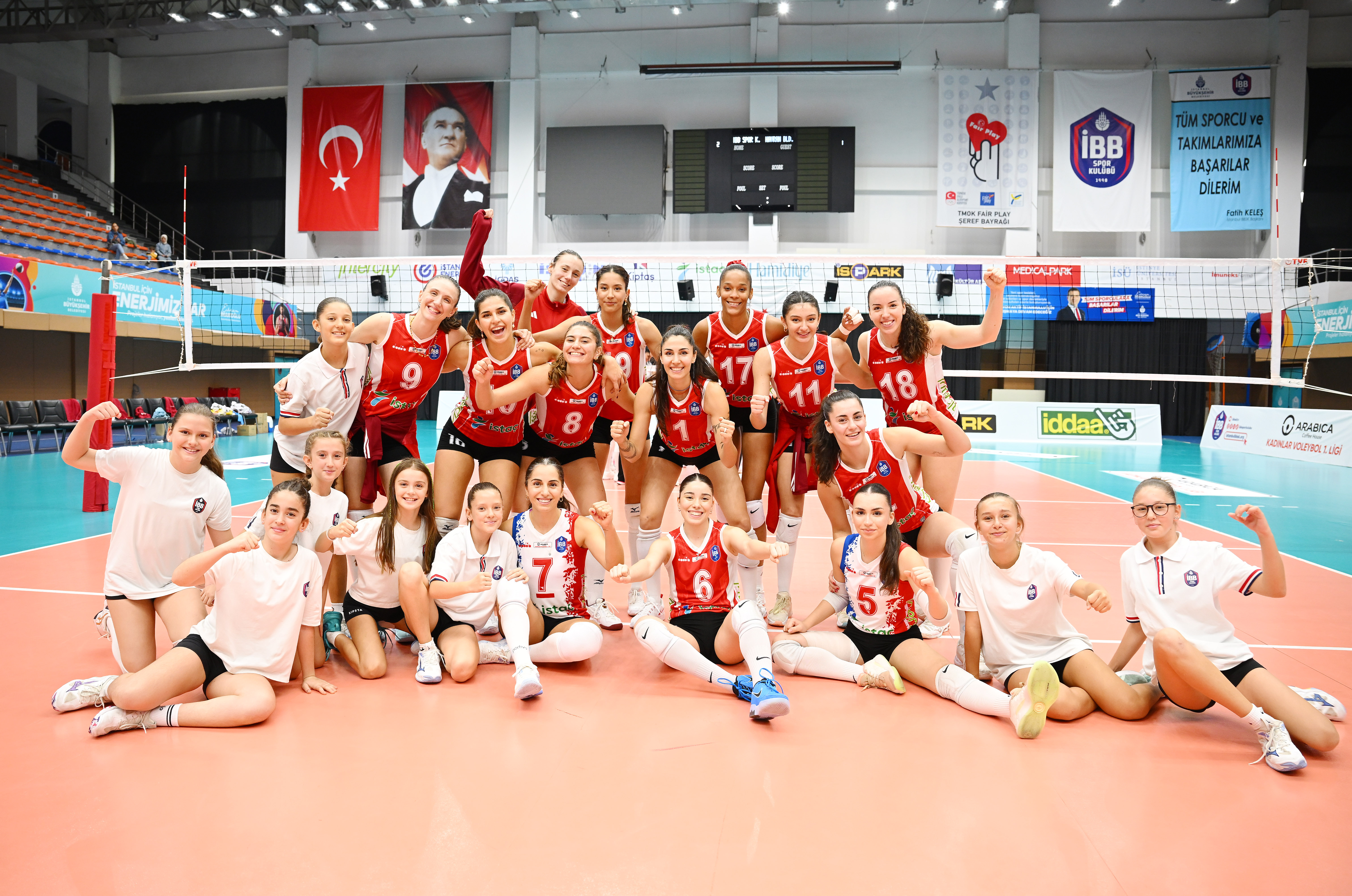 Kadın Voleybol | İBB Spor Kulübü - Havran Belediye: 3-0