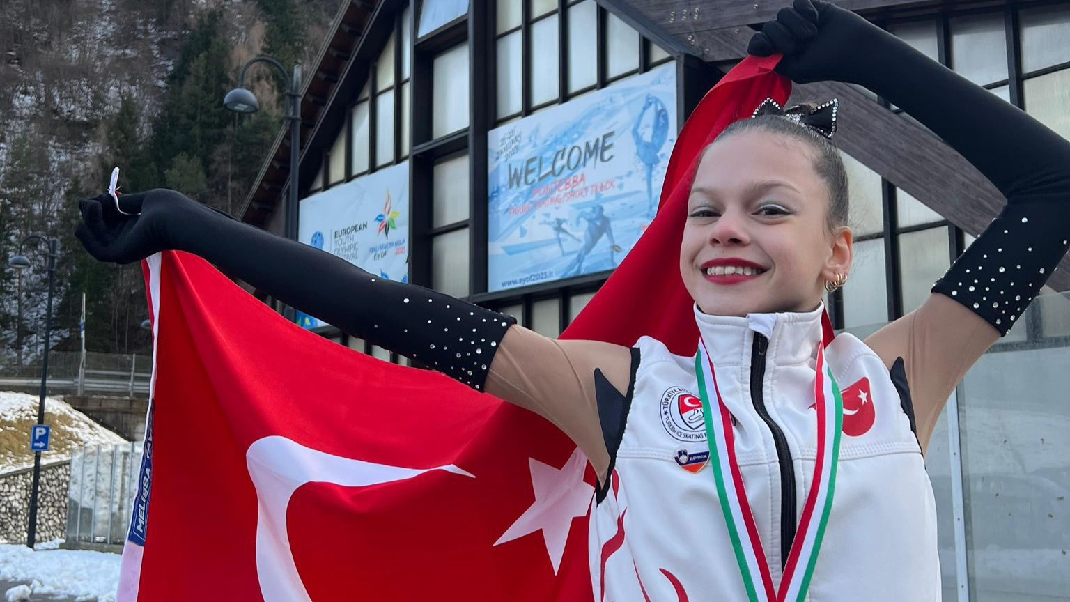 Pontebba Buz Pateni Yarışması’nda sporcumuz Melissa Yavuz şampiyon oldu