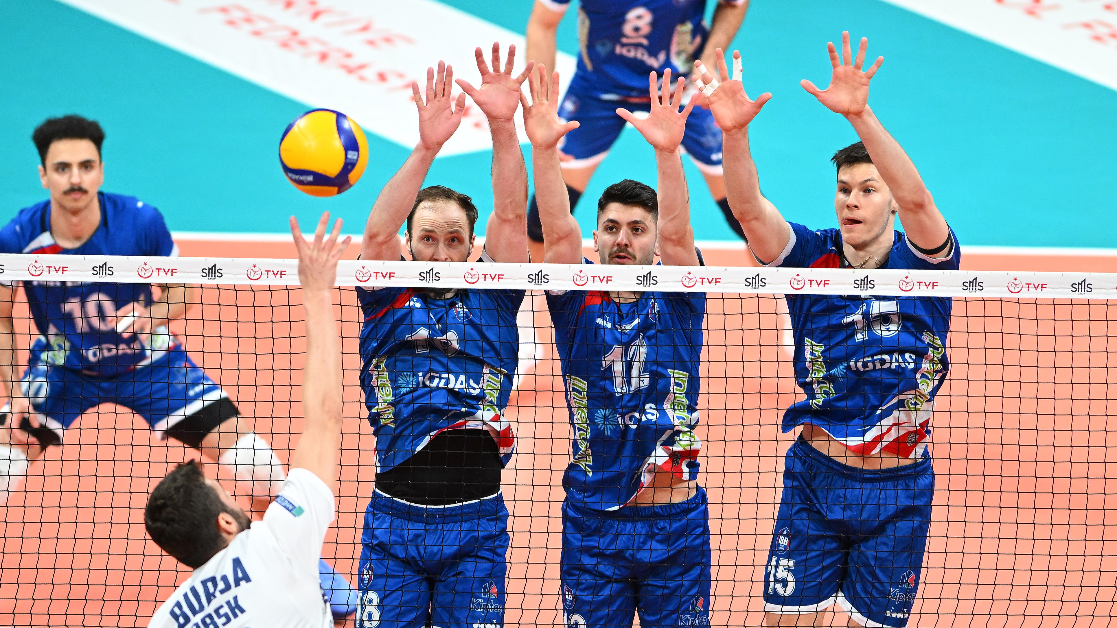 Efeler Ligi | Bursa BŞ Bld. - İBB Spor Kulübü: 3-1