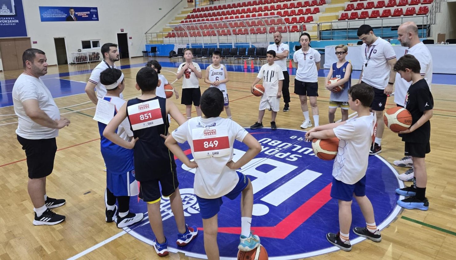 Basketbol altyapı takımlarımız seçmelerini kazanan sporcular belli oldu.