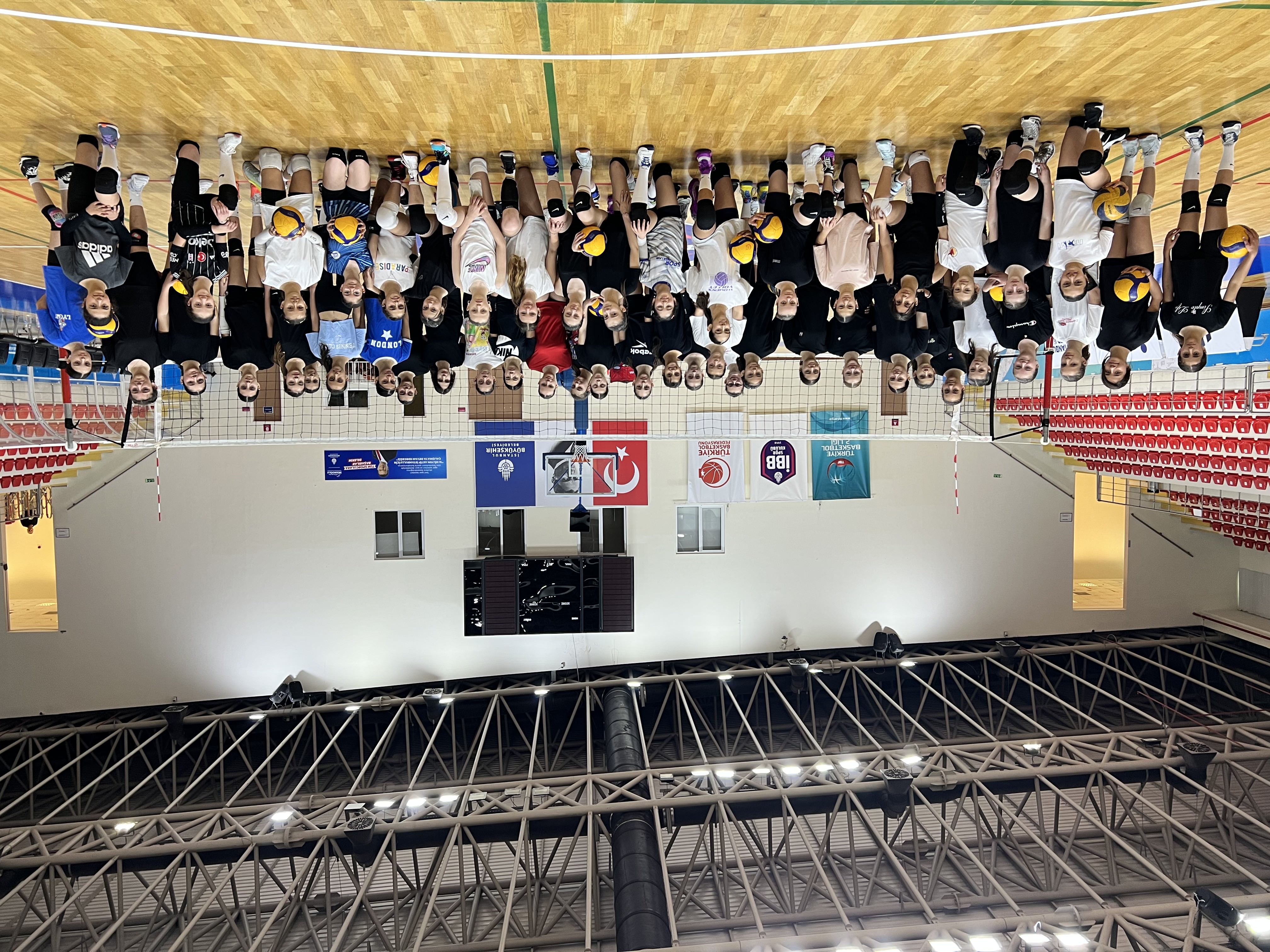 Voleybol Kız Takımlarımız altyapı seçmelerini kazanan sporcular belli oldu