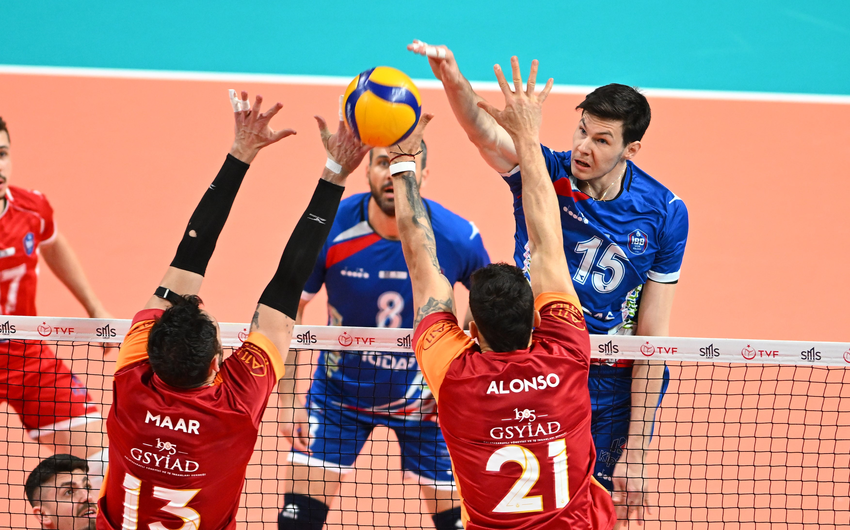 Efeler Ligi | Galatasaray HDI Sigorta - İBB Spor Kulübü: 3-2