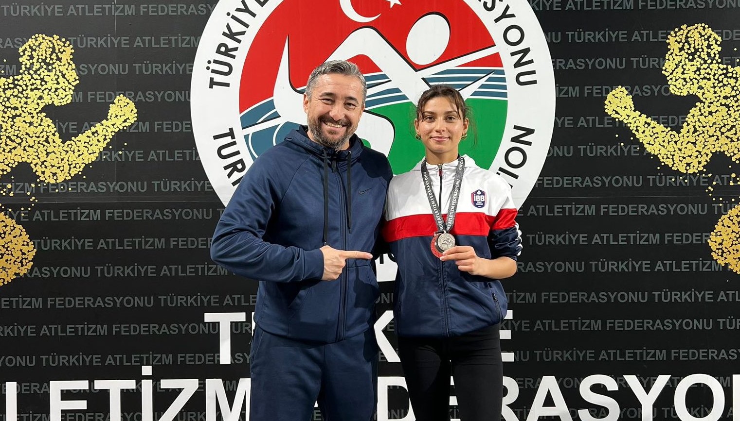 Türkiye Salon Atletizm Şampiyonası'nda sporcularımızdan 1 altın, 2 bronz madalya