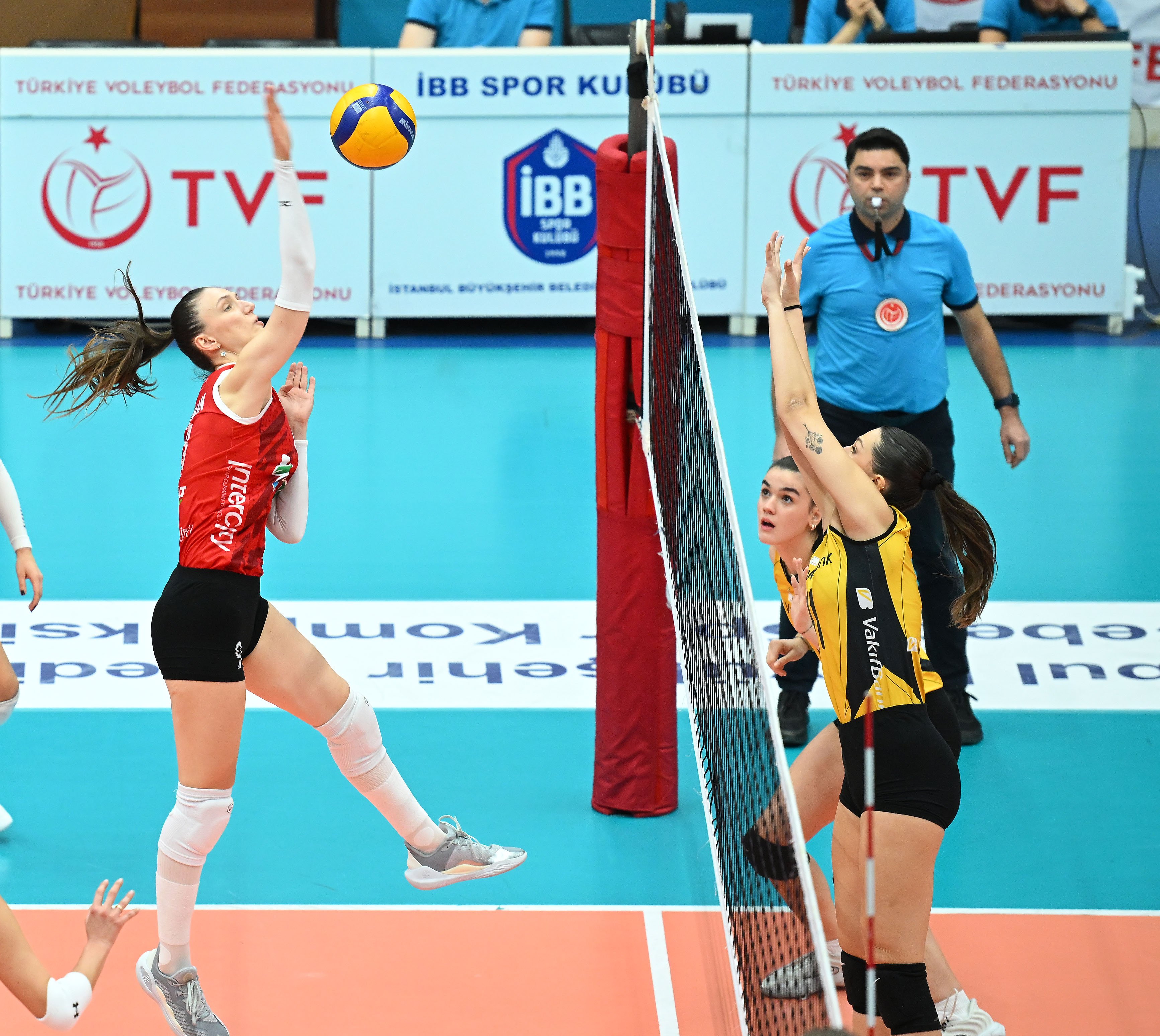Kadın Voleybol | İBB Spor Kulübü - Vakıfbank: 3-0