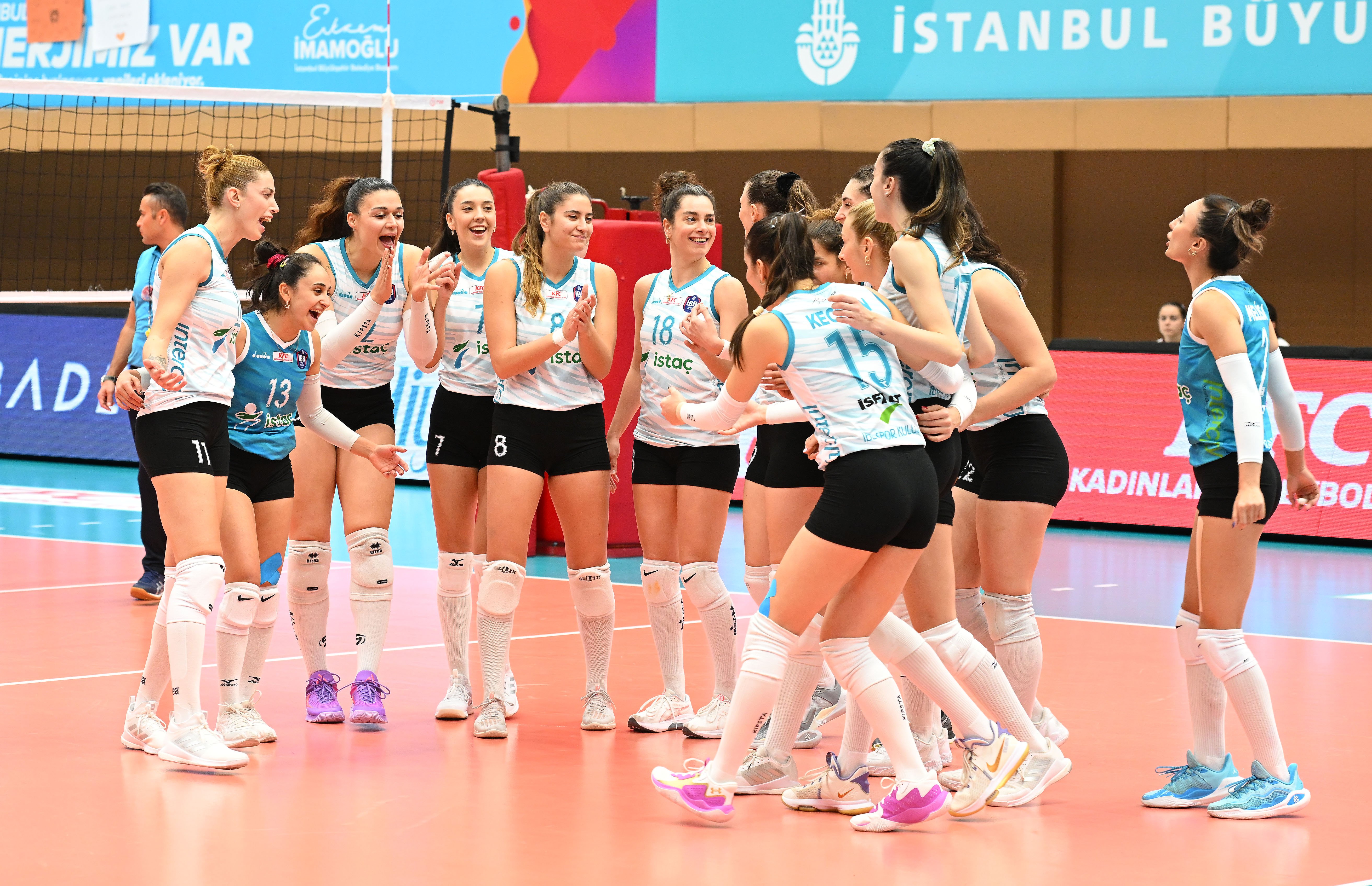 İBB Spor Kulübü - Sakarya Voleybol: 3-0