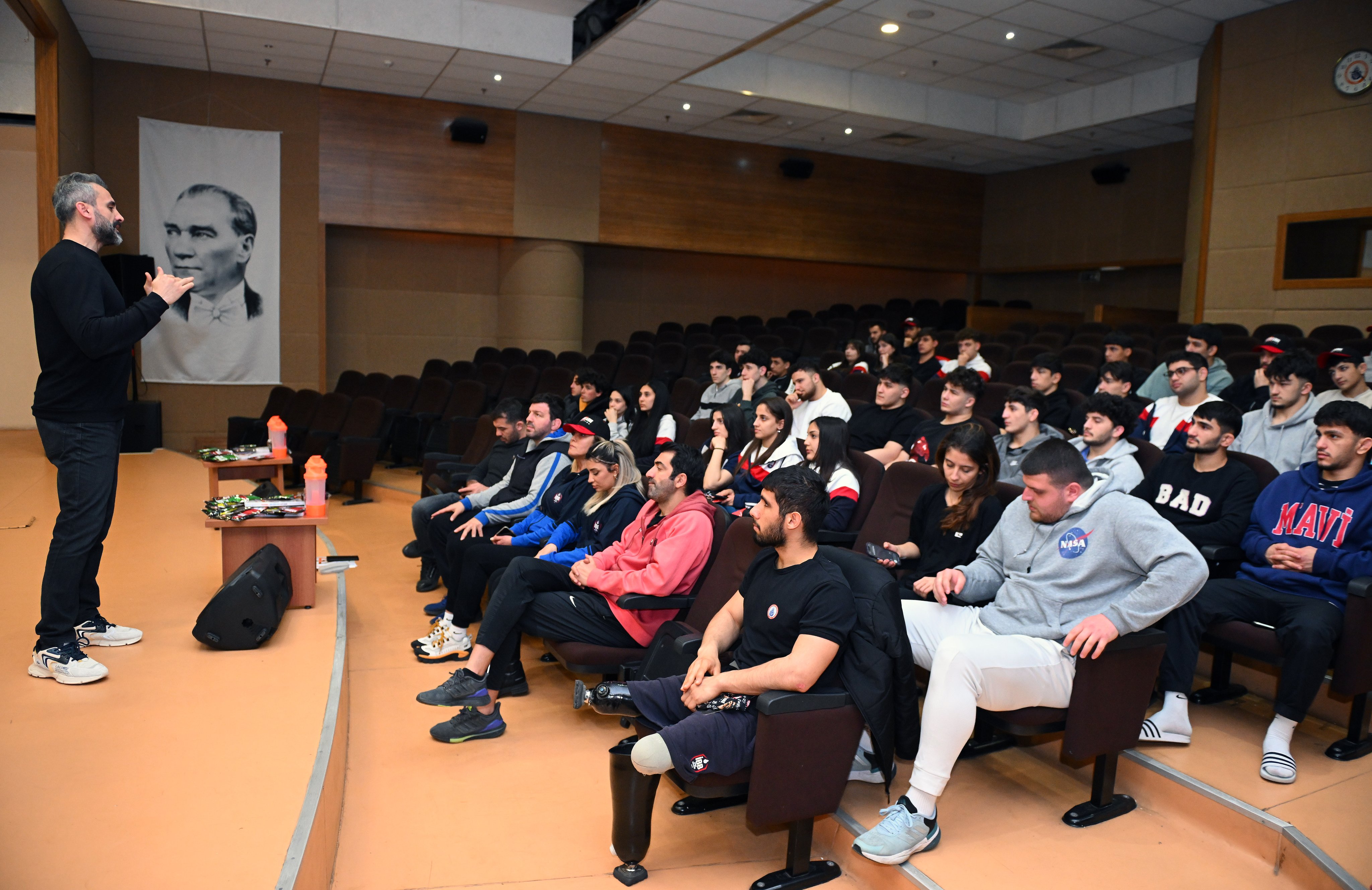Elit ve Olimpik sporcularımız için beslenme eğitimi düzenledik