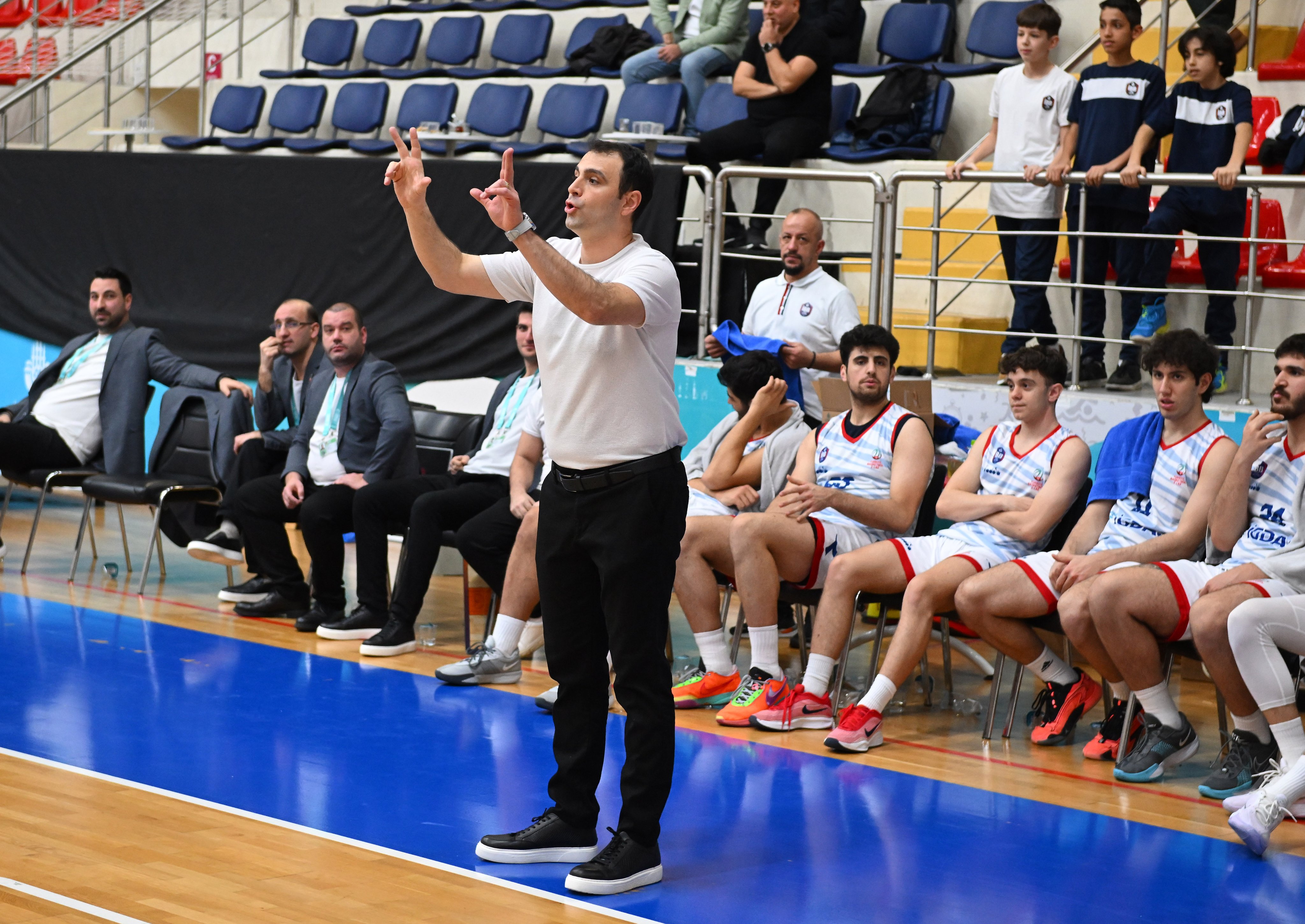 Basketbol | İBB Spor Kulübü - Bornova Belediyesi: 64-61!