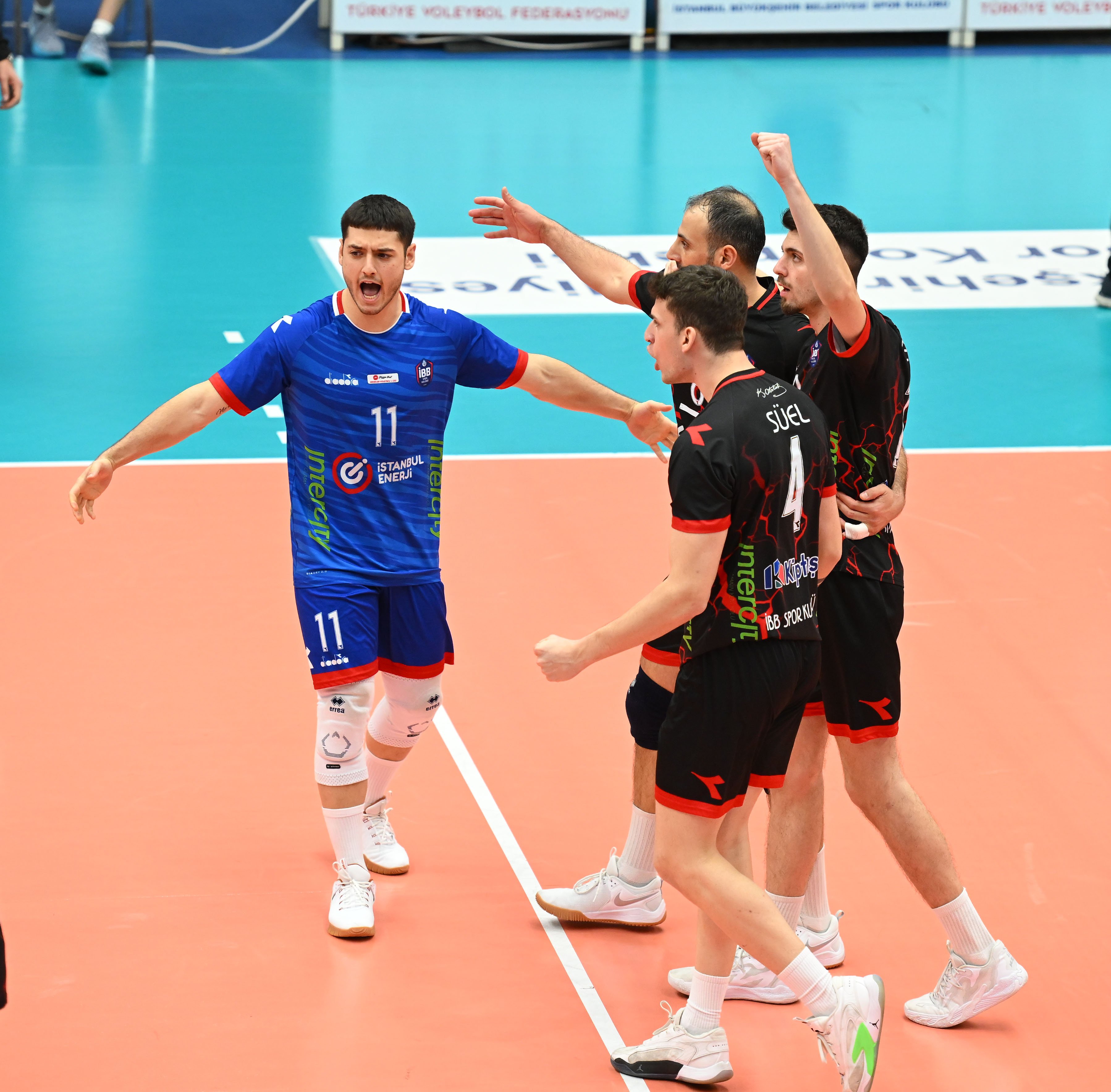 Erkek Voleybol Takımımız Gümüşsu Gümüşhane maçını 3-1 kazandı