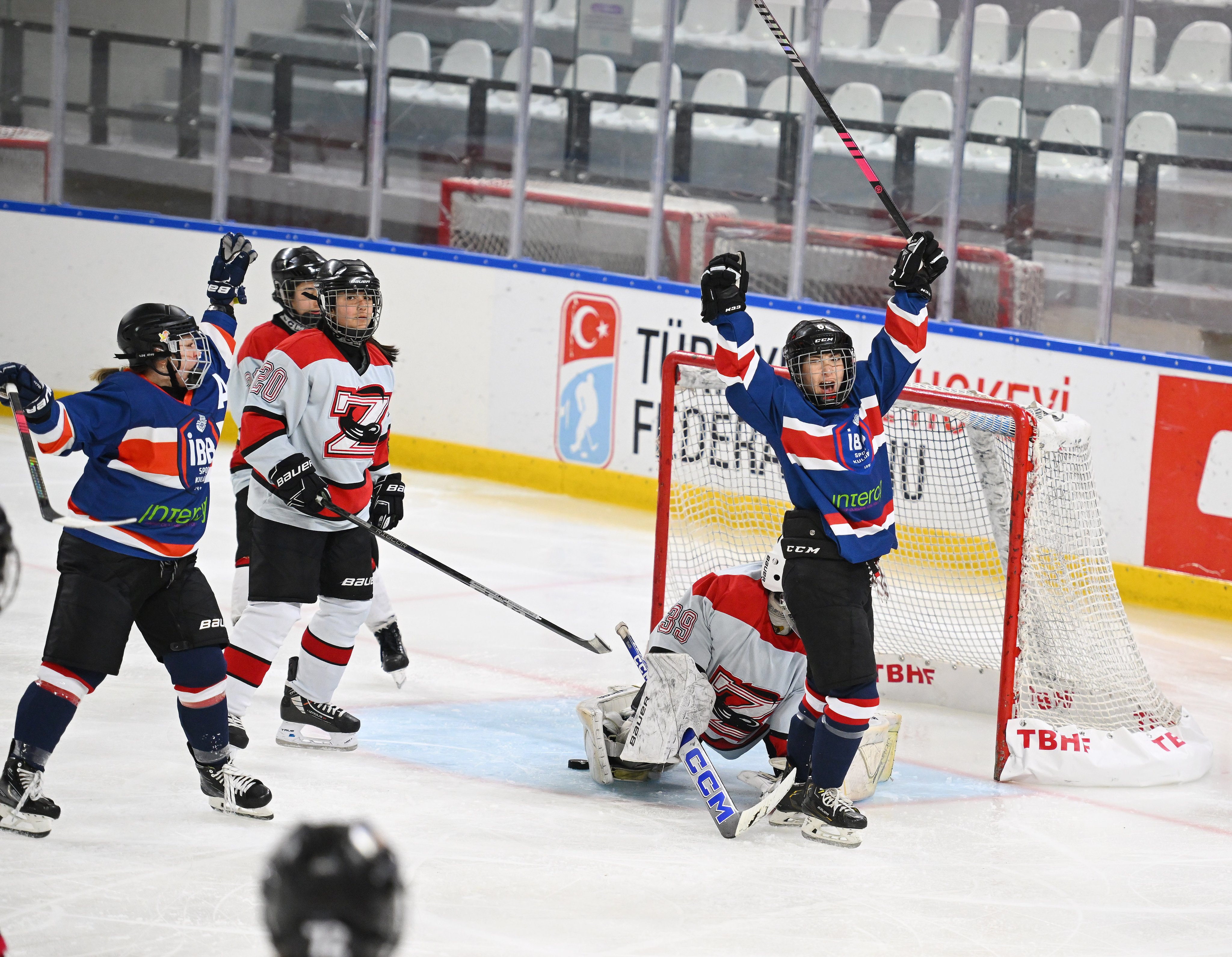 Kadın Buz Hokeyi | Zeytinburnu Bld.-  İBB Spor Kulübü: 2-11