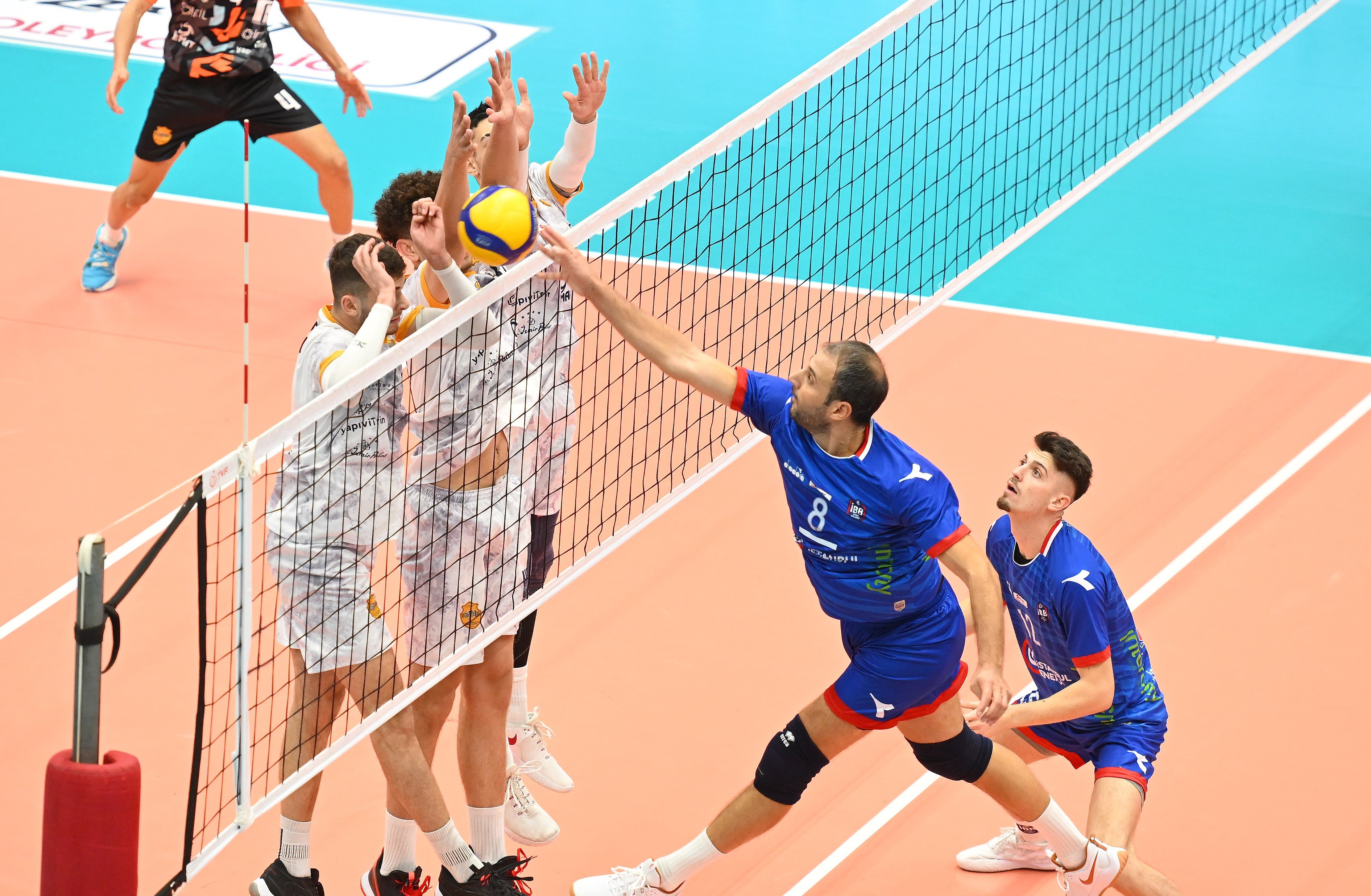 Erkek Voleybol | Saint Joseph - İBB Spor Kulübü: 3-1